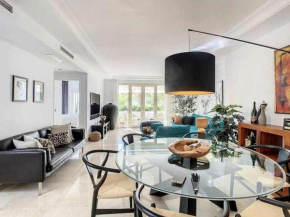 Luxury penthouse walking distance to Puerto Banús